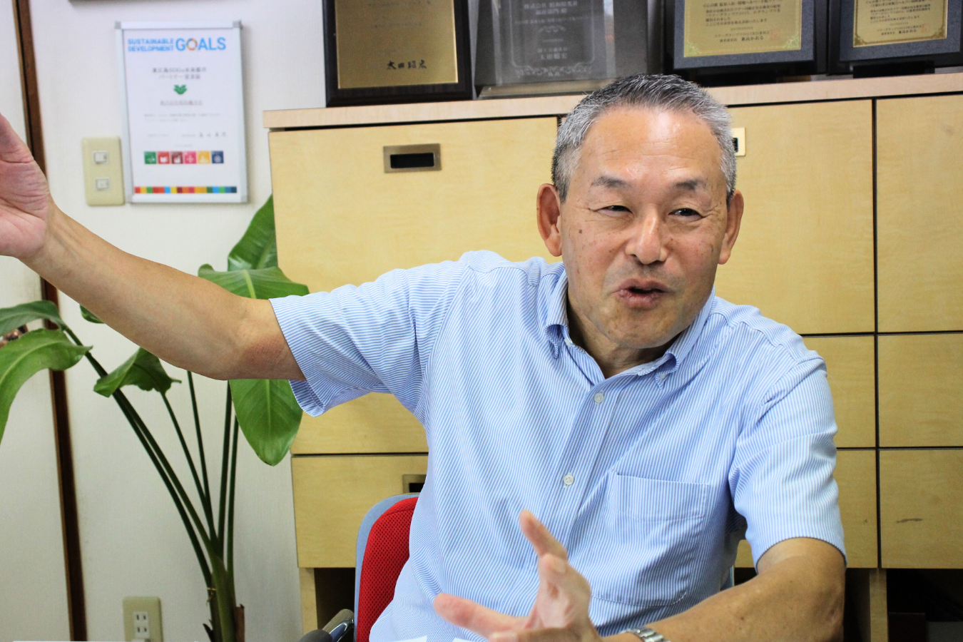 身振り手振りも踏まえアツく語る平森さん