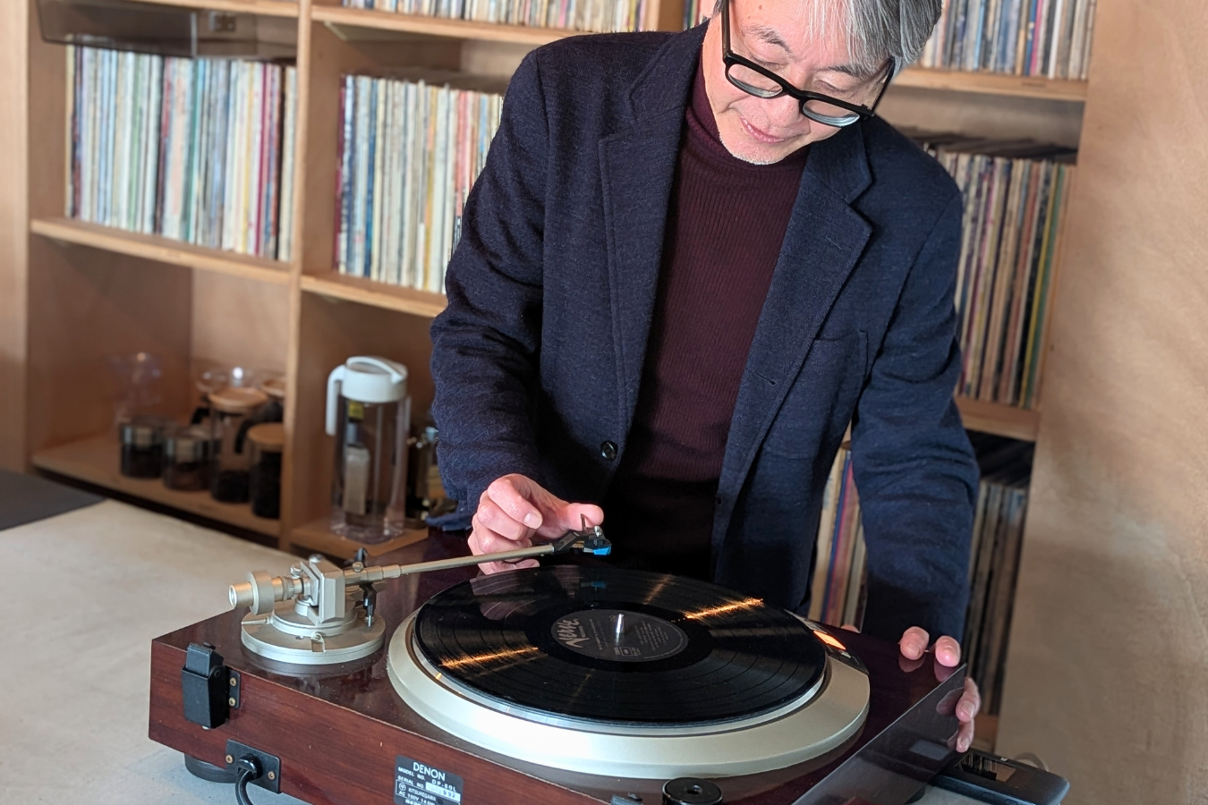 レコードプレーヤーと赤羽さん