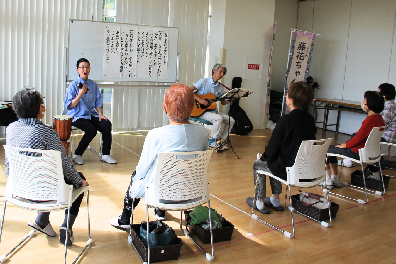 認知症カフェ「にこにこ会」の写真